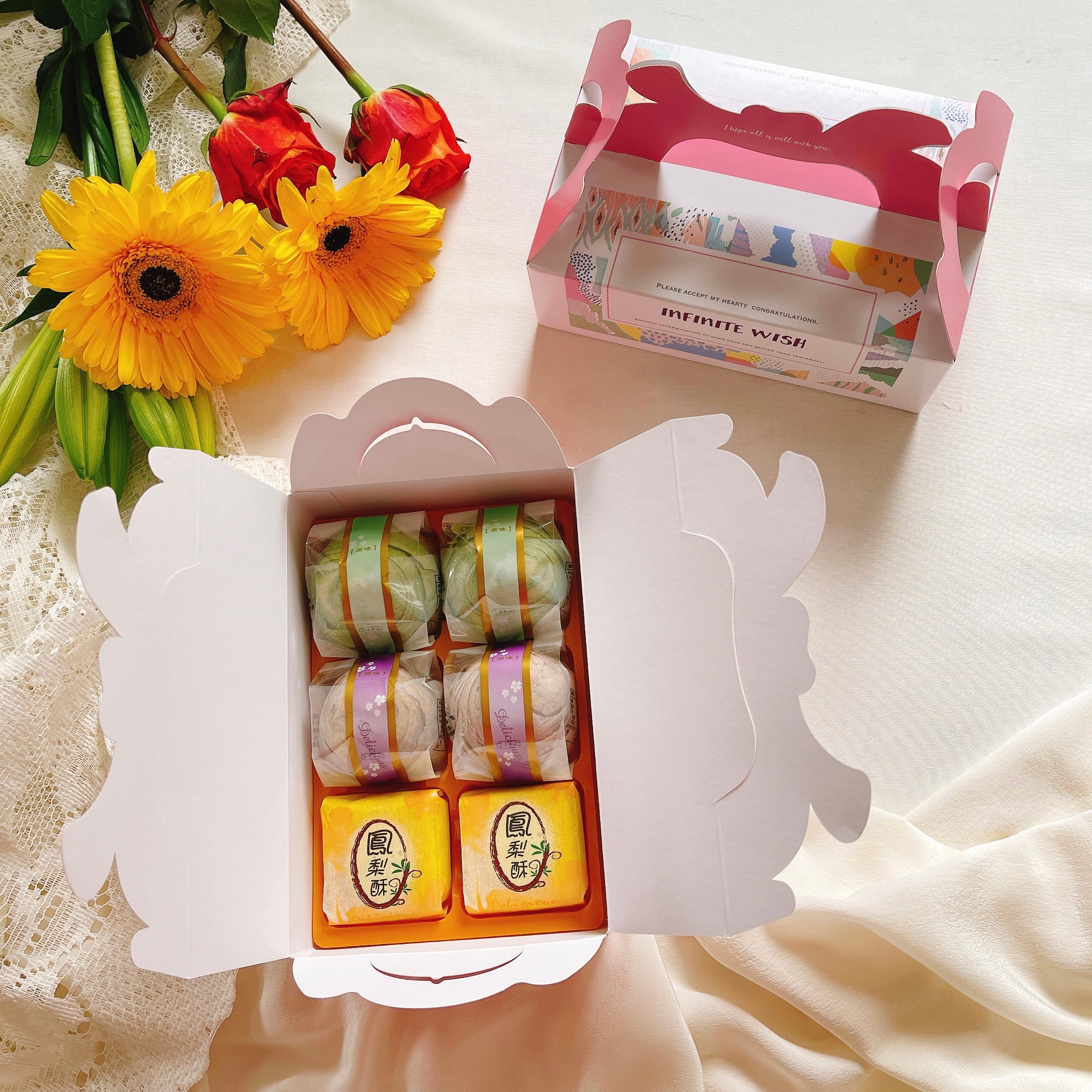 [C12]鐵觀音茶拿鐵麻糬酥&芋頭酥&鳳梨酥6入禮盒裝Taro Pastry& Tieguanyin Tea Latte & Mochi Pastry & Pineapple Cake 6 in Gift Box