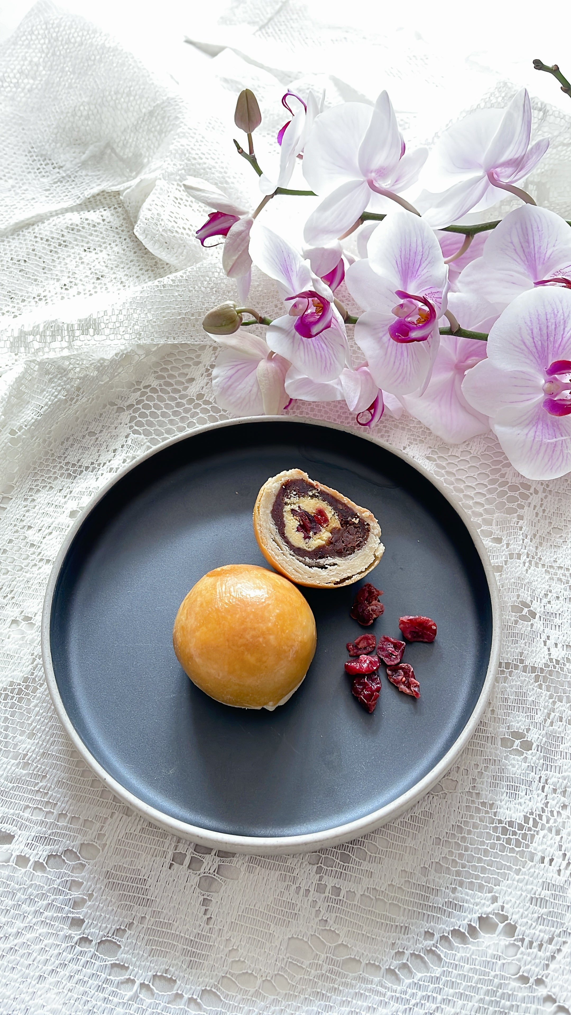 紅豆&蔓越莓金沙餡酥 Red Bean & Cranberries & Salted Duck Egg Yolk Pastry