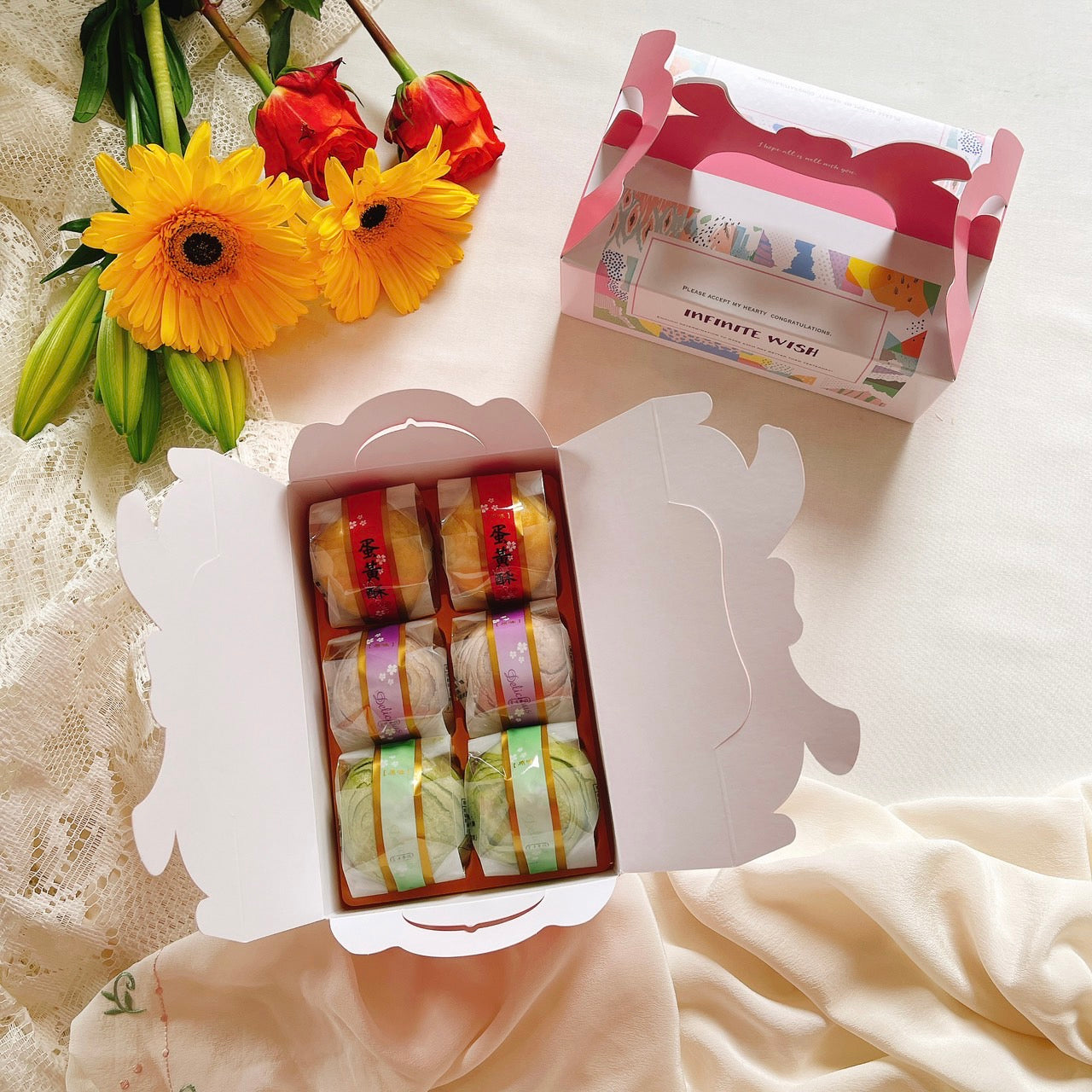 [C1]芋頭酥和紅豆沙蛋黃酥6入禮盒裝Taro Pastry& Red Bean & Salted Duck Egg Yolk Pastry 6 in Gift Box
